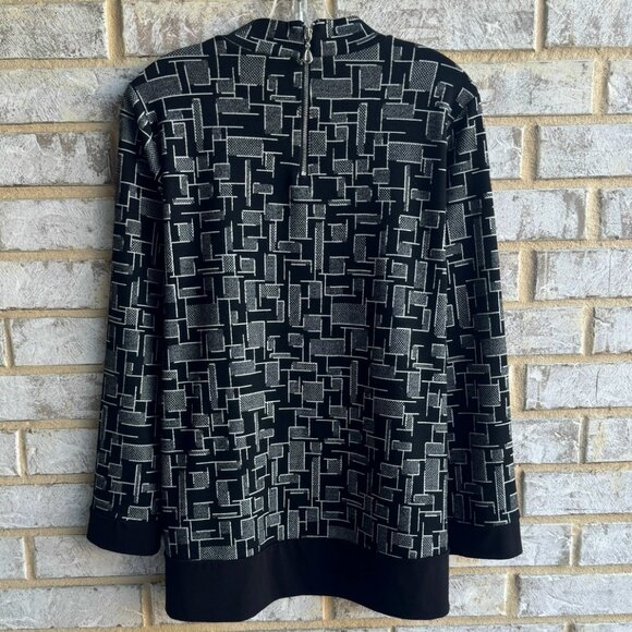 Chico's Easywear Long Sleeve Back Zip Mock Neck Geo Sweater Women's Size 2 (L) - Picture 2 of 9